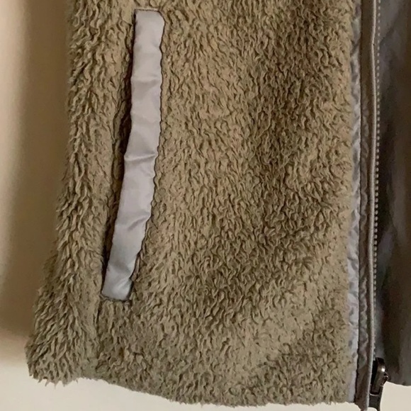 Reversible Patagonia Vest - Picture 8 of 8